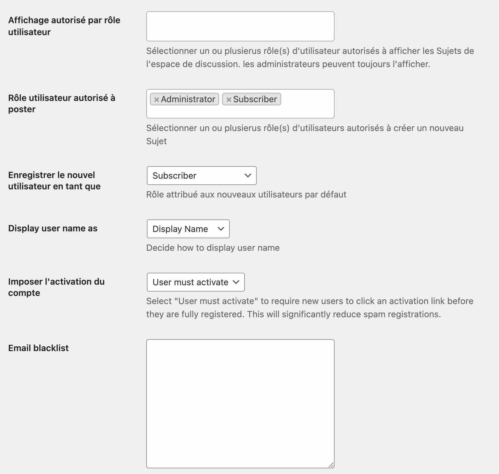 Discussion Board permet de définir les rôles utilisateurs.