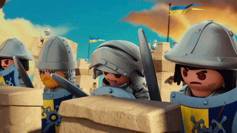 Des Playmobil lèvent des épées.