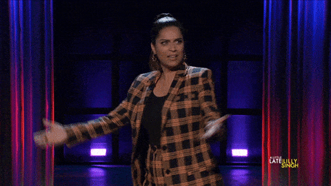 Une femme cherche le cPanel.